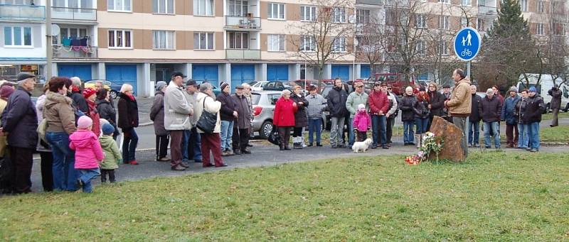 Na oběti neštěstí si přišly zavzpomínat desítky lidí