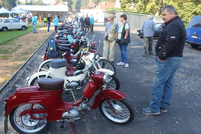 Ze setkání československých malých motocyklů ve Stříbře.