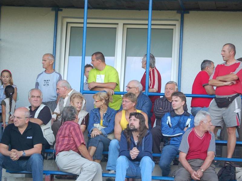 Fotbalová divize: Fotbalový klub Tachov – FK Votice 0:1 (0:0, Horváth)