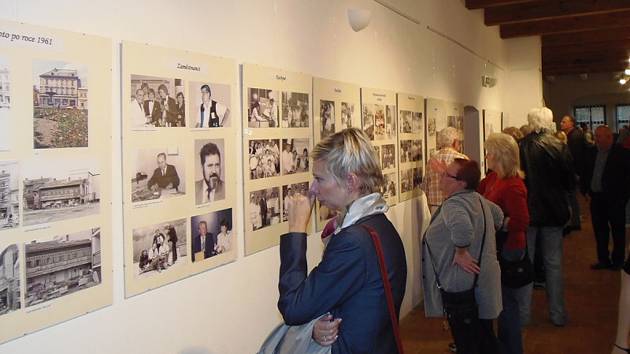 Stříbrské muzeum se stalo centrem slavnostní vernisáže výstavy Byl jednou jeden hotel. 