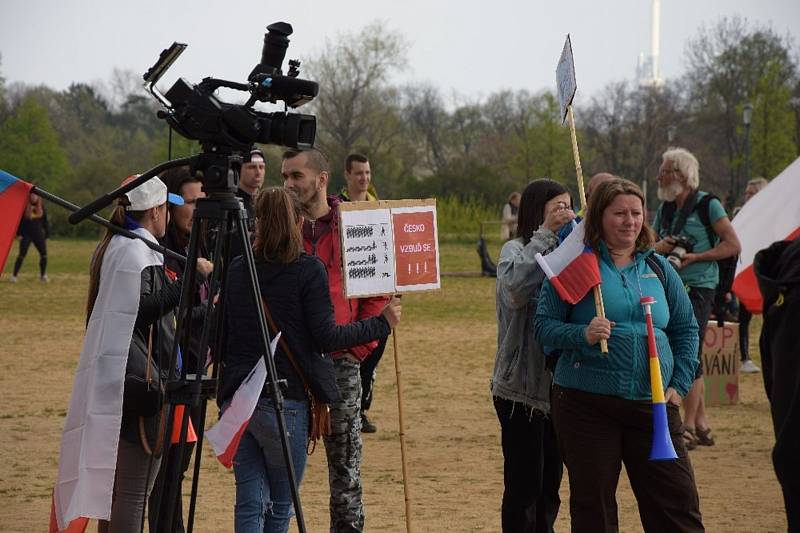 Demonstrace na Letné, 1. května.