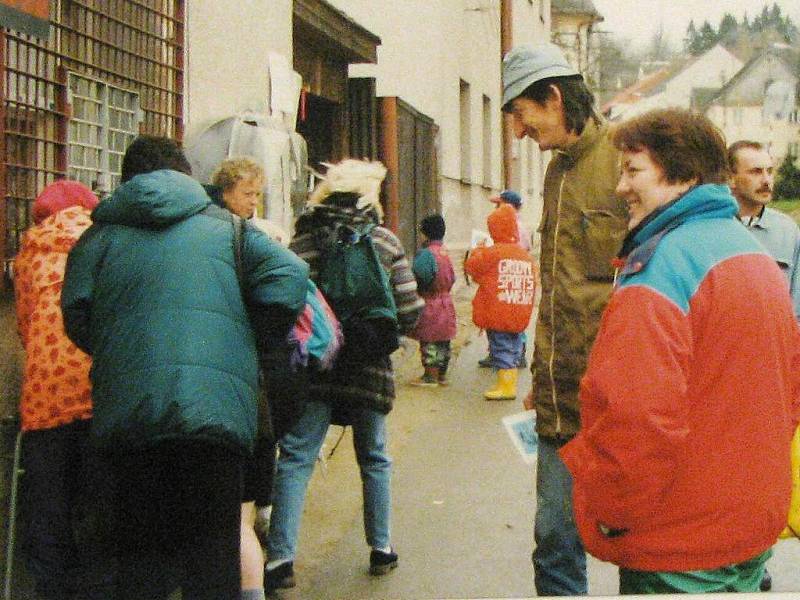 Pravidelným  účastníkem je nynější starosta Stříbra Miroslav Nenutil.  Na fotografii (uprostřed)  v roce 1997 na 25. ročníku.