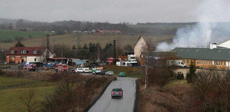 Z místa požáru v Oldřichově.