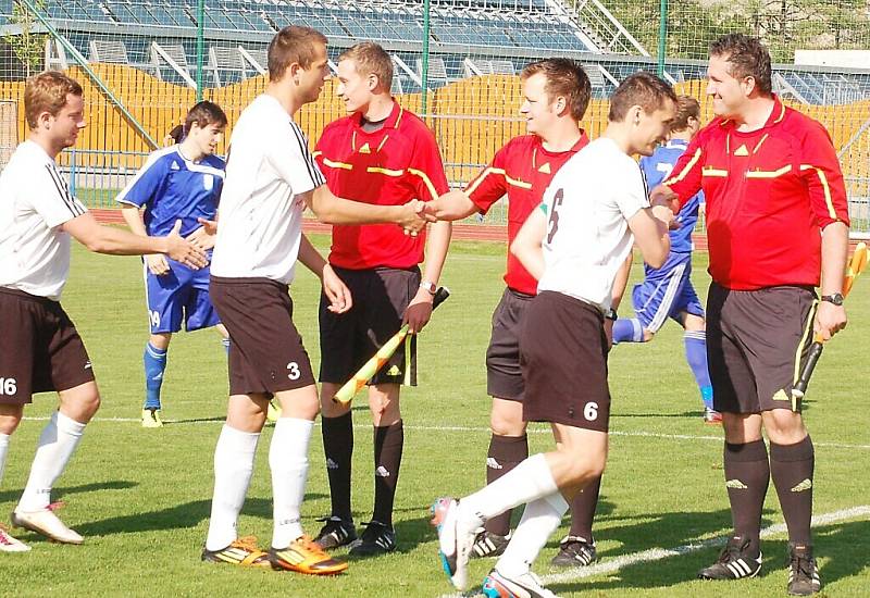 V rámci 27. kola divize se hrálo také západočeské derby mezi FK Tachov a FC Rokycany. 