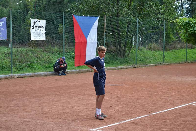 Lukáš Tolar je nadějným nohejbalistou, který letos získal tři tituly mistra republiky.