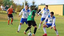 TIP LIGA (řádek č. 1): ZD Meclov (v zeleném) - Baník Stříbro (v bílém) 4:0.