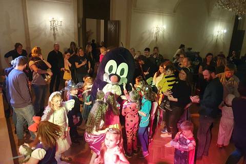 Tradiční dětský karneval v zámeckém prostředí patří v Boru mezi oblíbené akce.