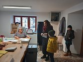 Volba hlavy státu přivádí obyvatele Tachovska od začátku otevření volebních místnostní.