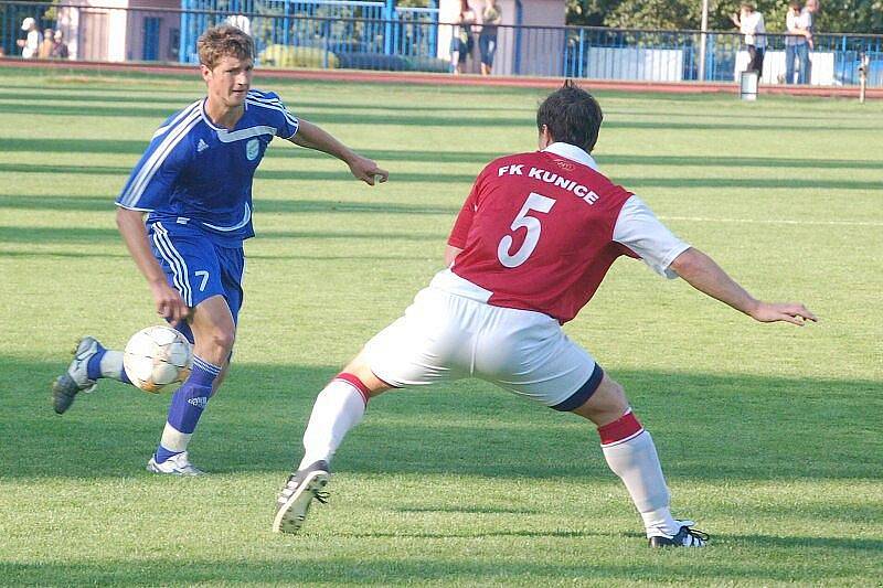 Divizní utkání FK Tachov – Kunice skončilo na městském stadionu bezbrankovou remízou.