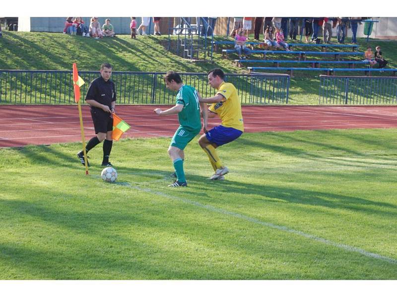 V Tachově se děly věci. Benešov prohrával v 89. minutě 3:1, ale nakonec si odvezl bod 