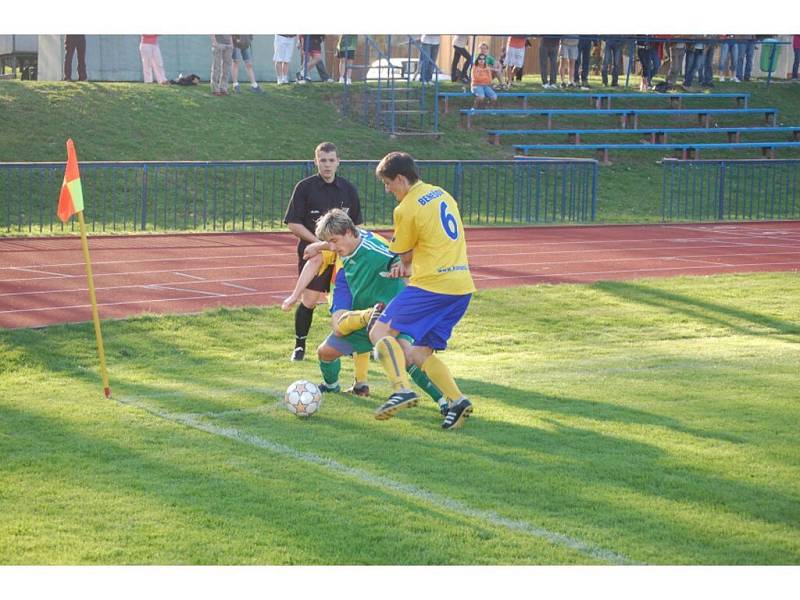 V Tachově se děly věci. Benešov prohrával v 89. minutě 3:1, ale nakonec si odvezl bod 