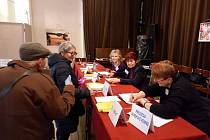 Otevření volebních místností v Tachově.