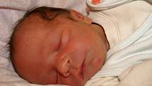 Jiří Fialka z Plané u Mariánských Lázní se narodil v neděli 30. listopadu v 10.55 hodin v chebské porodnici. Při narození vážil 3100 gramů a měřil 51 centimetrů. 