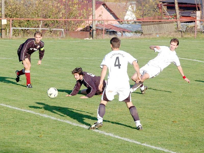 Fotbal– 1. A třída: TJ Rozvadov – Město Zbiroh 4:0.