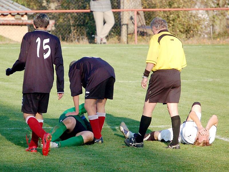 Fotbal– 1. A třída: TJ Rozvadov – Město Zbiroh 4:0.