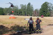 V náročném terénu pomáhali plánští dobrovolní hasiči likvidovat požár v Hřensku.