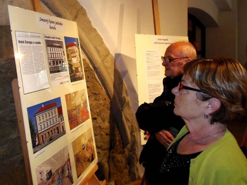 Stříbrské muzeum se stalo centrem slavnostní vernisáže výstavy Byl jednou jeden hotel. 