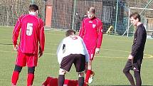 Přípravný zápas FK Tachov – Hvězda Cheb se hrál za slunečného počasí na umělé trávě v Tachově. 