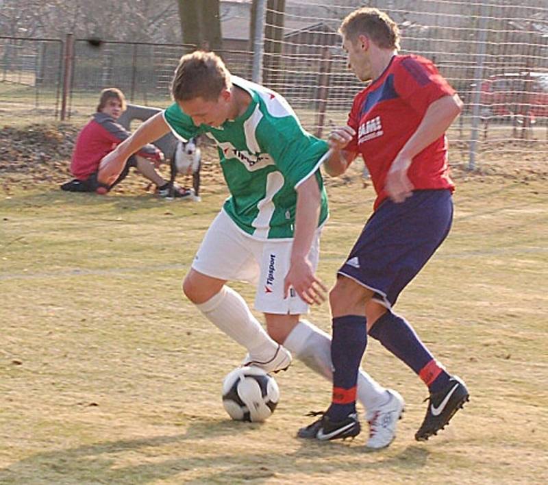  Mužstvo Sparty Dlouhý Újezd si v 1. A třídě „vyšláplo“ na favorizovanou Sušici a vyhrálo 2:0.