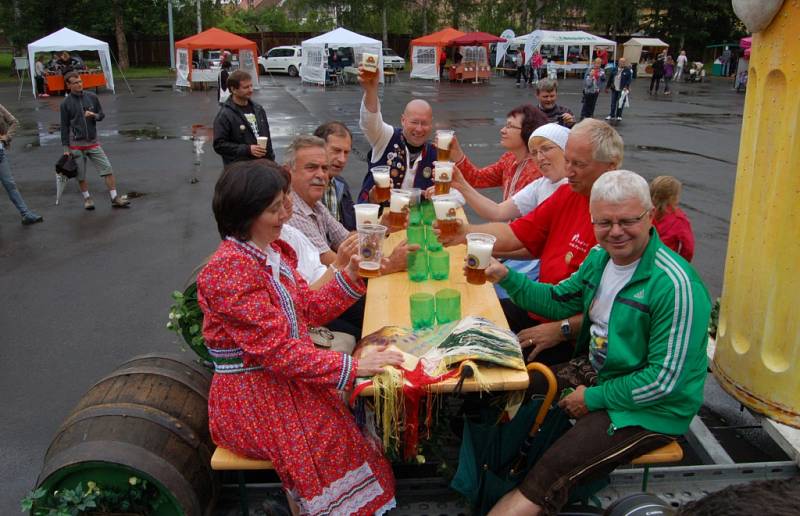 Chodské Svatojánské zámecké slavnosti a Mistrovství světa v koulení pivních sudů.