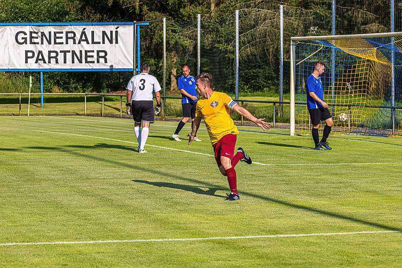 Z archivu: Fotbalisté Chodského Újezdu (modří).