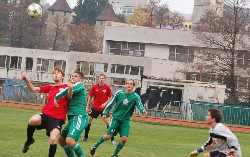 Fotbalisté FK Tachov zakončili podzimní část divize výhrou s FC MAS Táborsko B 6:2.