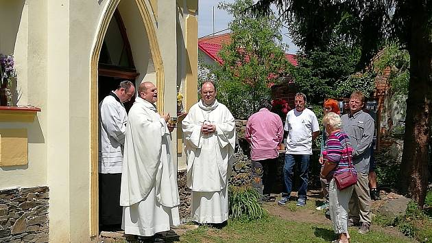 Ze slavnostního vysvěcení.