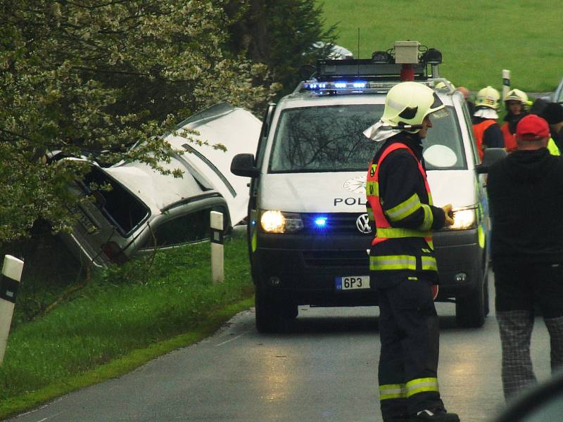 Vážná dopravní nehoda mezi Novou Hospodou a Čečkovicemi si vyžádala lidský život