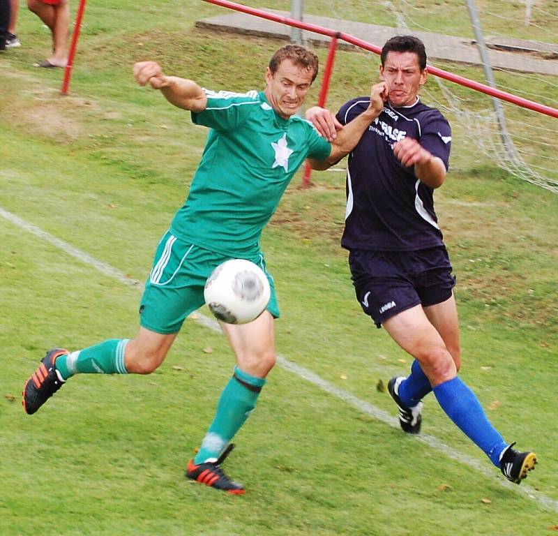  Premiéra v přeboru Rozvadovu nevyšla, Kolovečtí byli nad jejich síly, vyhráli 0:4.