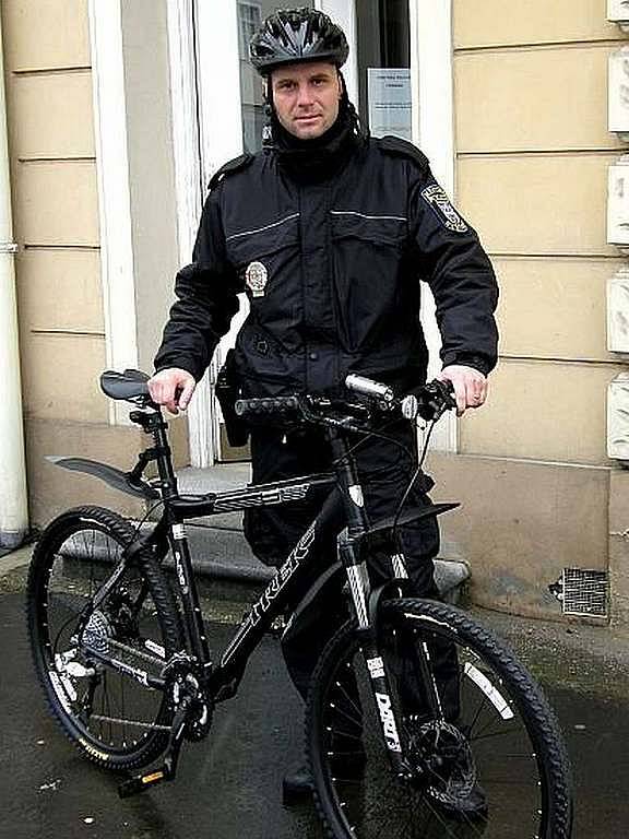 Stříbrské městské policisty budou lidé ve městě potkávat na nových  vozidlech