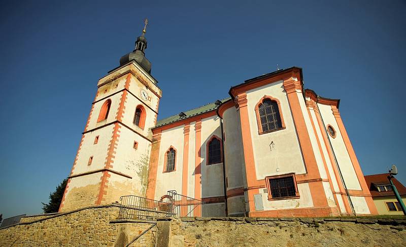 Zámek Bor je hrad přestavěný na novogotický zámek ve stejnojmenném městě v okrese Tachov.