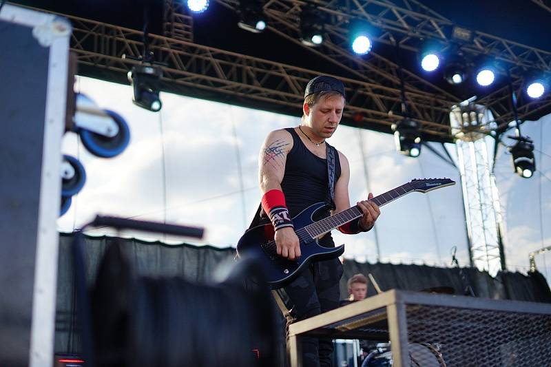 Na letišti nad Tachovem se uskutečnil další ročník rockového festivalu Tarock.