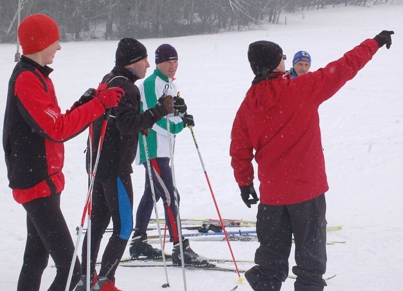 Ve Ski areálu Přimda se běžel lyžařský závod na 15 kilometrů klasickým způsobem.