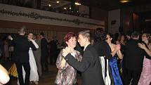 Taneční kurz ve Stříbře v sobotu skončil závěrečným plesem