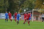 FK Tachov (v červeném) - Sokol Stráž (v modrém) 6:0 (2:0).