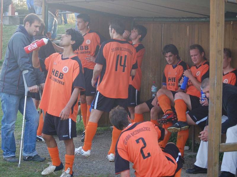 Fotbal–1. A třída: J. Bezdružice – Sokol Blovice 1:2 (0:1, Gengel – Žežula, Soukup) 