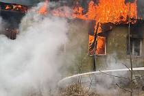 Požár na Borsku způsobili při hře se zapalovačem dva kluci.