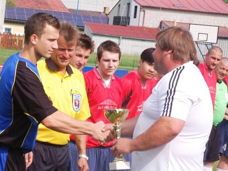  Fotbal-II. třída: V závěrečném kole padlo 39 branek, rozhodčí napomínali jen sedm hráčů.