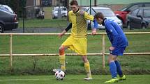 Tatran Chodov (ve žlutém) - TJ Chodský Újezd (v modrém) 2:2 (2:0), PK 3:4.