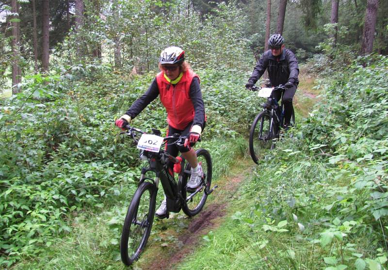 Cyklistického podniku se účastnili i kolaři z Tachovska.