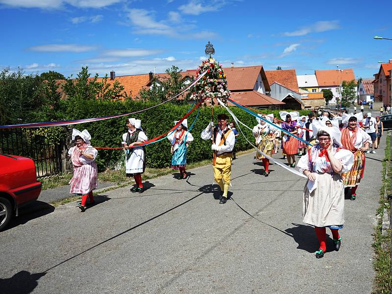 Starají se o židovský hřbitov i o kulturní dění v obci.