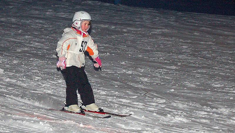 Mladí lyžaři jeli okresní přebor ve sjezdovém lyžování a snowboardingu