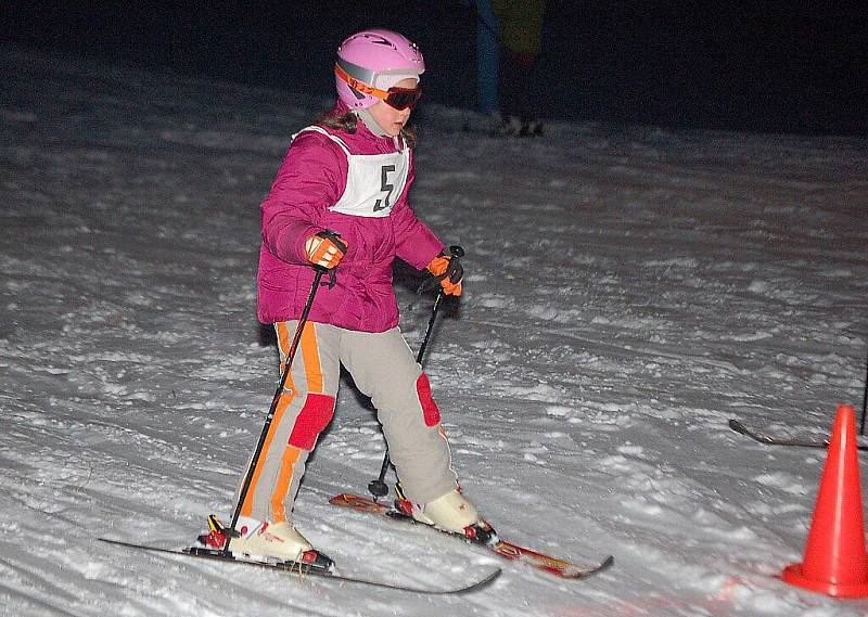 Mladí lyžaři jeli okresní přebor ve sjezdovém lyžování a snowboardingu