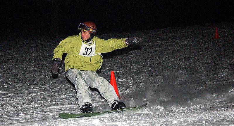 Mladí lyžaři jeli okresní přebor ve sjezdovém lyžování a snowboardingu