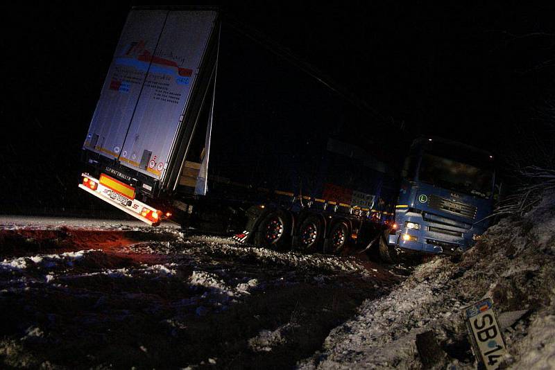Nehoda kamionu na D5 a dopravně bezpečnostní akce