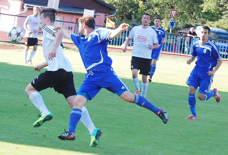 V rámci 27. kola divize se hrálo také západočeské derby mezi FK Tachov a FC Rokycany. 