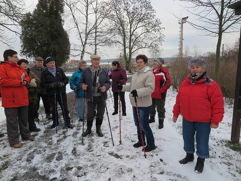 Novoroční výstup na Vlčí horu se konal v Černošíně 1. ledna odpoledne.