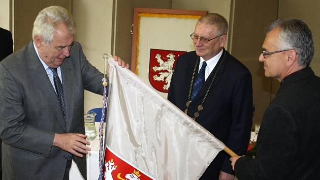Prezident České repubilky během dvé oficiální návštěvy Plzeňského kraje zavítal také na Tachovsko.