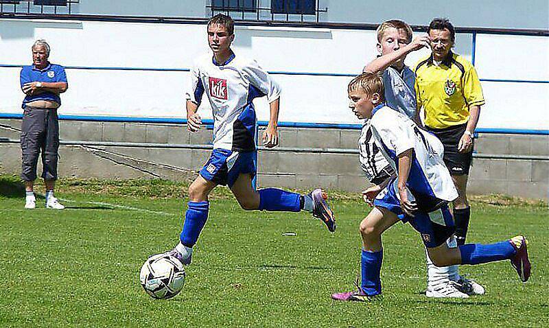 Fotbal: Tachované v Přešticích uspěli jen napůl, mladší žáci propadli v koncovce. 