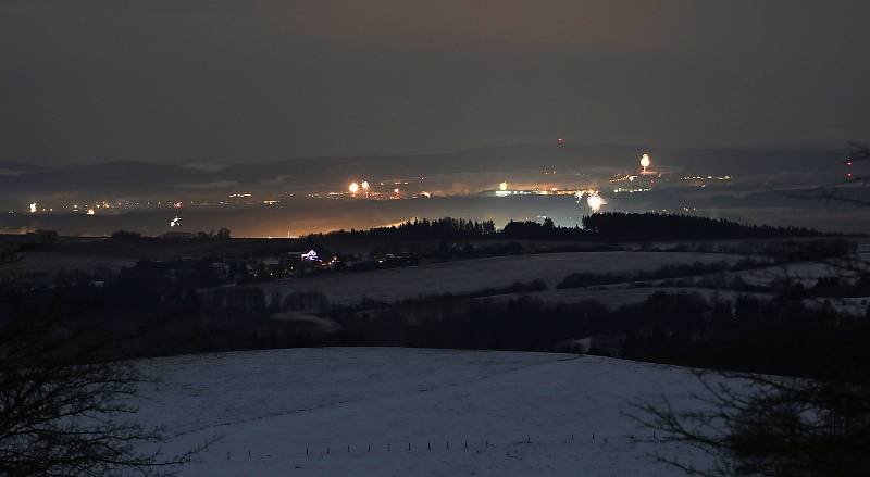 Vítání nového roku 2021 na Tachovsku, pohled z Boněnovského vrchu.